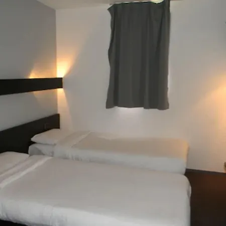 Class-hotel 2* פואטייה